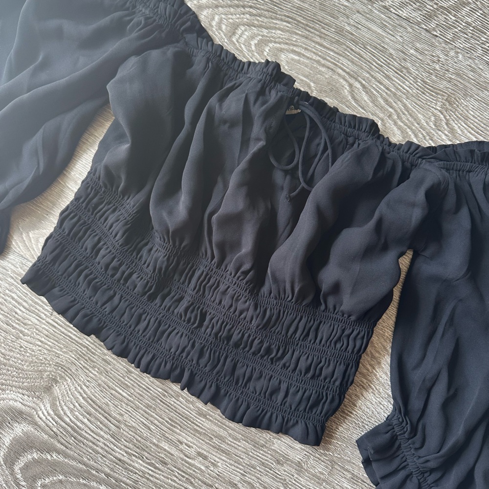 Abercrombie & Fitch Black Off-Shoulder Blouse